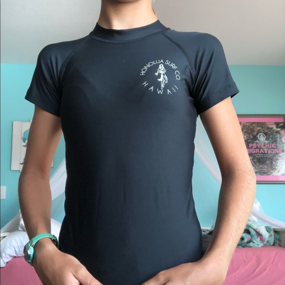 🌊HONOLUA SURF Rash guard🌊